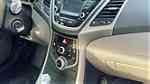 Hyundai Elantra Model 2016 Mid option - صورة 4