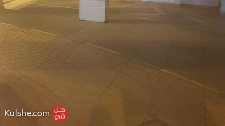 معرض تجاري للايجار في الرفاع الشرقي موقع ممتاز علي الشارع الرئيسي - صورة 1