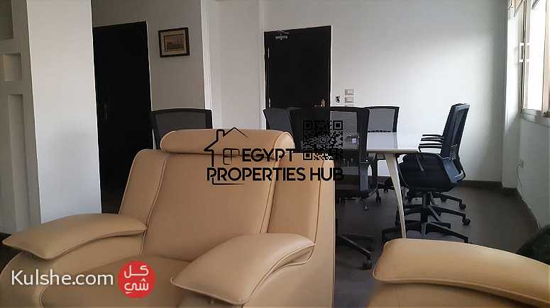High end finishing Administrative office strategically Location - صورة 1