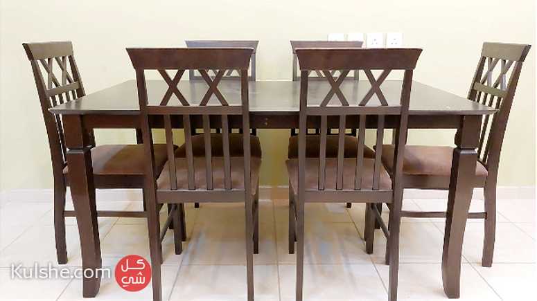 طاولة طعام للبيع ٦ كراسي الطول١٥٠ سم العرض٩٠سم - Image 1