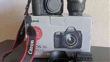 .Canon EOS 5D Mark IV DSLR Camera