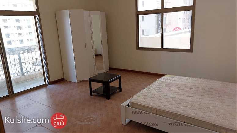 Apartments for rent in Hoora Exhibition Street near Jimmys - صورة 1