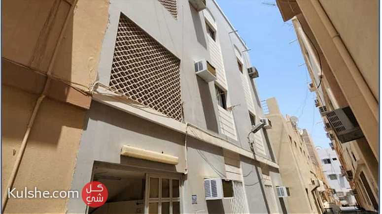 بنايه سكانيه للبيع في ام الحصم بالقرب من مركز الشيخه صباح الصحي - صورة 1