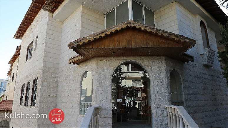 قصر فاخر للبيع في أرقى مناطق خلدا بالقرب من الهمشري 1400م مع مسبح و - Image 1