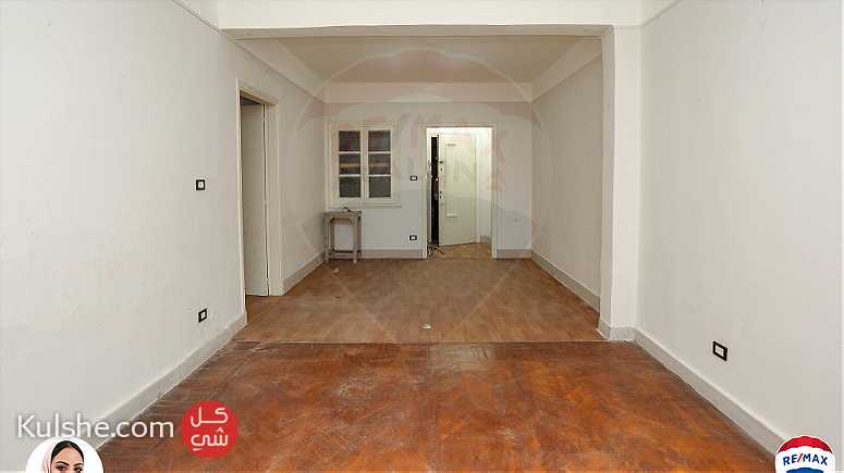 شقة اداري او سكني للايجار 100 م الأزاريطة (خطوات من البحر) - Image 1