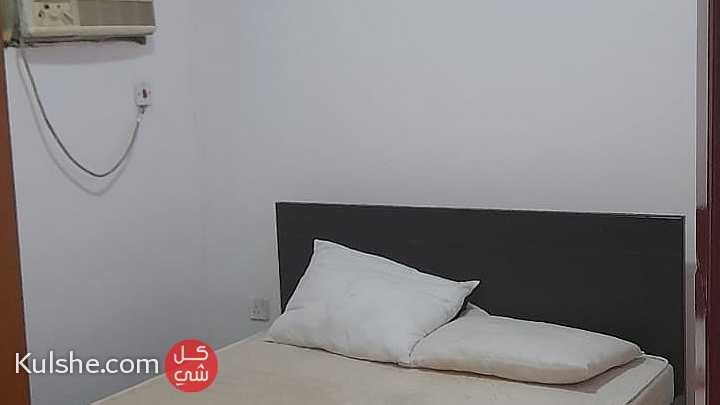 fully furnished studio flat for rent in new hoora - صورة 1