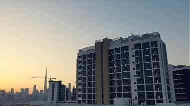 على بعد 3 كم من برج خليفة تملك شقة  عند القناة المائية ب 617 ألف درهم