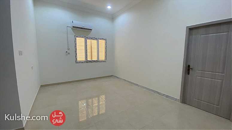يوجد استديوهات و غرف و شقق  للإيجار في عين خالد-  الوكره - Image 1