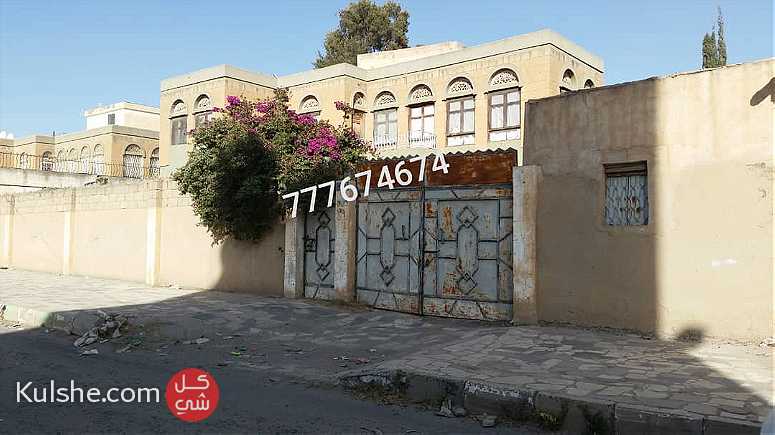 فيلا دورين حجر في صنعاء  حي الاصبحي للبيع - Image 1