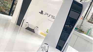 Sony PlayStation 5 Console Blu-Ray and Digital Edition 825Gb