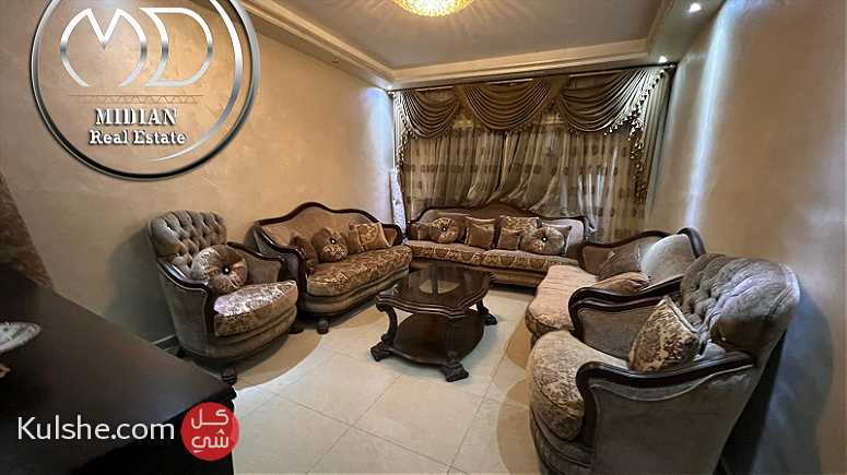 شقة ارضية مفروشة للايجار الكرسي مساحة 150م مع ترس 50م بسعر مناسب . - Image 1