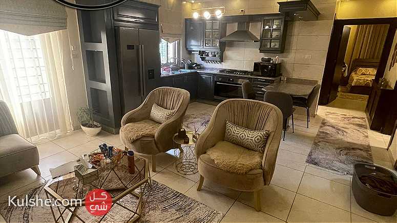 شقة ارضية مفروشة للايجار الكرسي 120م مع ترس 30م بسعر مميز - Image 1