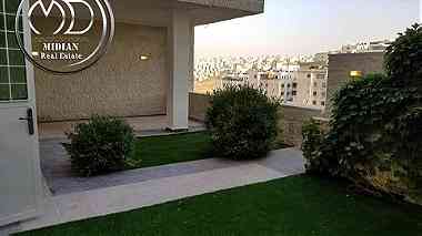شقة دوبلكس ارضية فارغة للايجار عبدون مساحة 230م مع ترس وحديقة 120م
