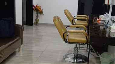 For Sale a running ladies salon business with all equipment and CR