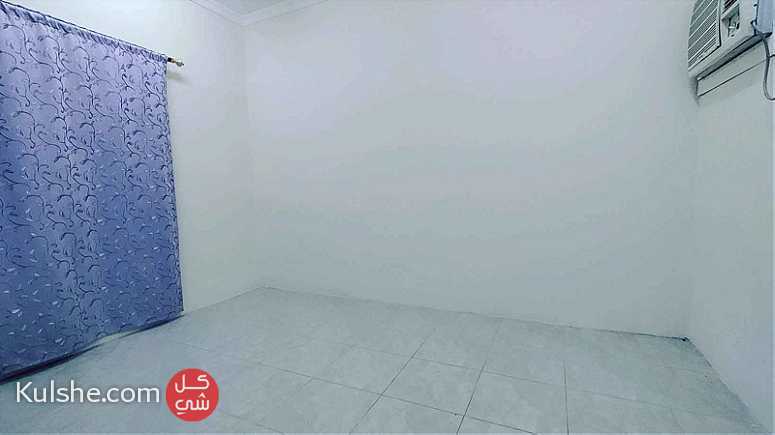 For Rent 2 Rooms Flat with Unlimited EWA in AlGudaybiyah - صورة 1