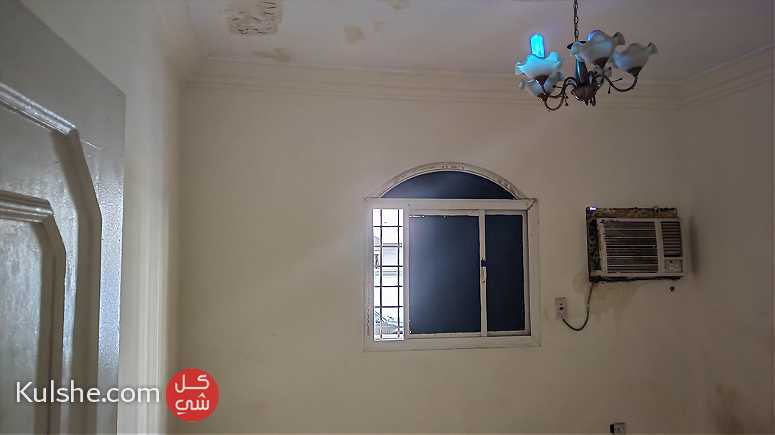 غرفة داخل شقة من غرفتين متاحة للايجار الشهري - Image 1