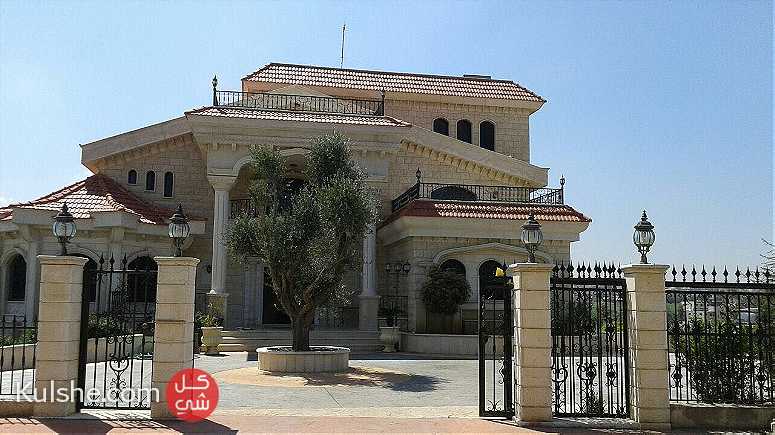 قصر مميز للبيع بجنوب لبنان - صورة 1