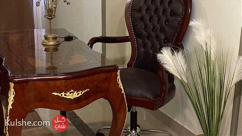 مكتب خشب زان مطعم نحاس بخامات عاليه الجوده - صورة 1