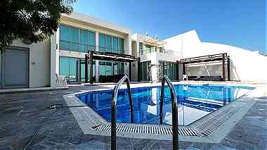 Fully furnished sea access villa for rent in Durrat AL Bahrain