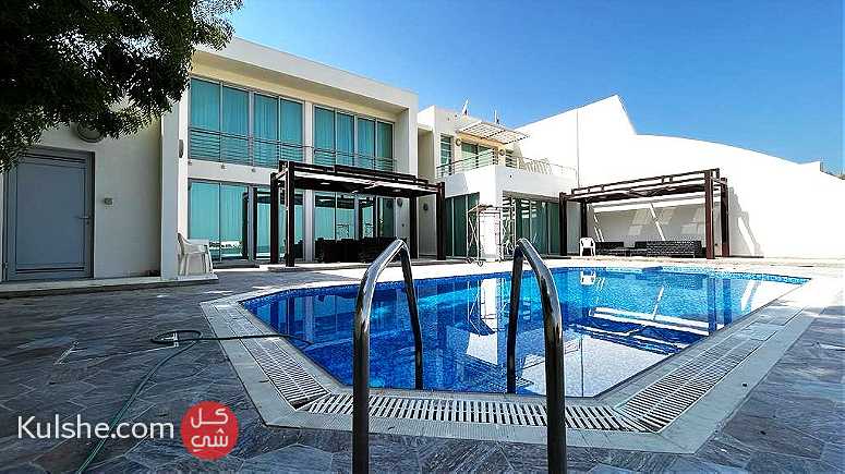 Fully furnished sea access villa for rent in Durrat AL Bahrain - صورة 1