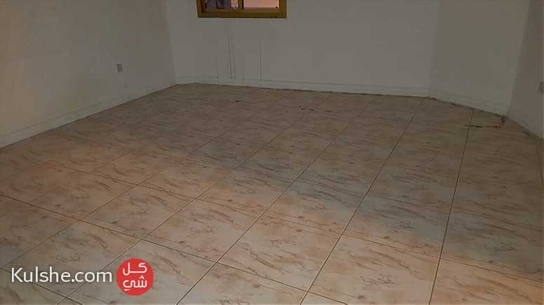 commercial ( office ) flat for rent in east riffa - صورة 1