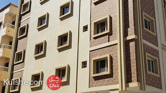للبيع شقة غرفة وصالة ديلوكس مؤثثة في صلالة منطقة القنطرة شارع السلام - Image 1