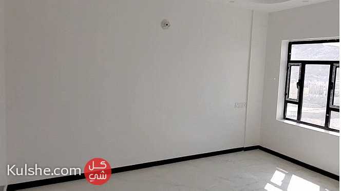 شقة حديثة 4 غرف ومتبعها للإيجــــار في الأصبحي - Image 1