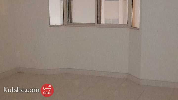 Flat for rent in Gudaybia near to exhibition road - Image 1