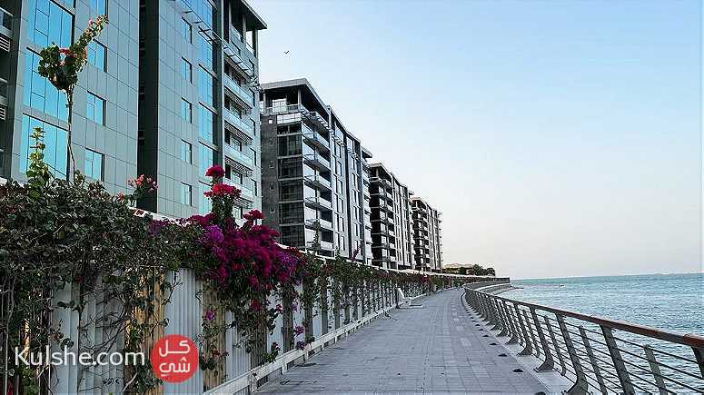Luxurious Modern Seaview Apartment for rent in Reef Island - صورة 1