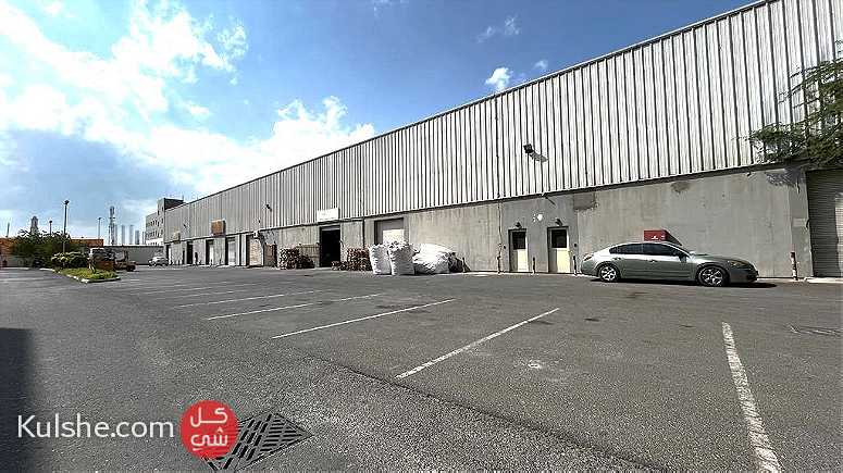 Commercial warehouse  workshop for rent in Hidd Industrial area - Image 1