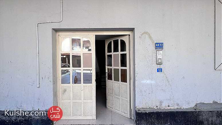 شقة في مدينة عيسى شامل الكهرباء والماء بدون لمت كبيرة مجددة - صورة 1