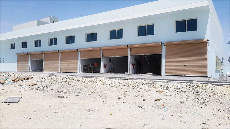 Commercial Shop with Mezzanine   51 Sqm  for Rent in Askar  near ALBA - صورة 1
