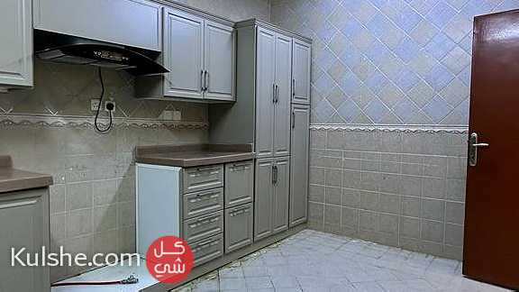 شقة للإيجار جديدة (سنوي) في الدور االثاني حي اشبيلية - Image 1