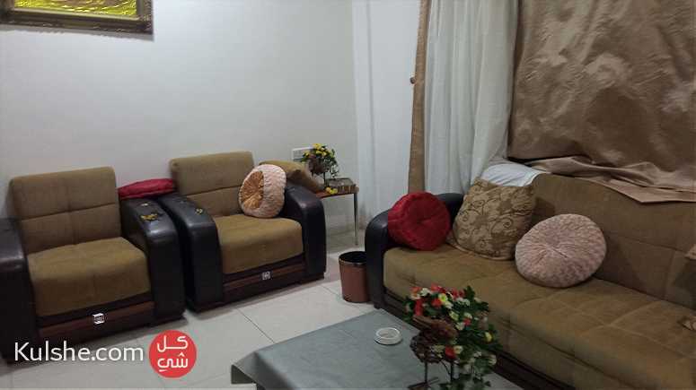 شقة مفروشة للإيجار قلب الحي السياسي صنعاء قريب ش حدة للتواصل 773231154 - صورة 1