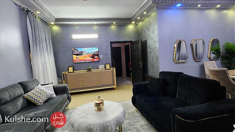 شقة للبيع في اربد غربية وعلى زاوية وعلى الشارع مباشرة - Image 1